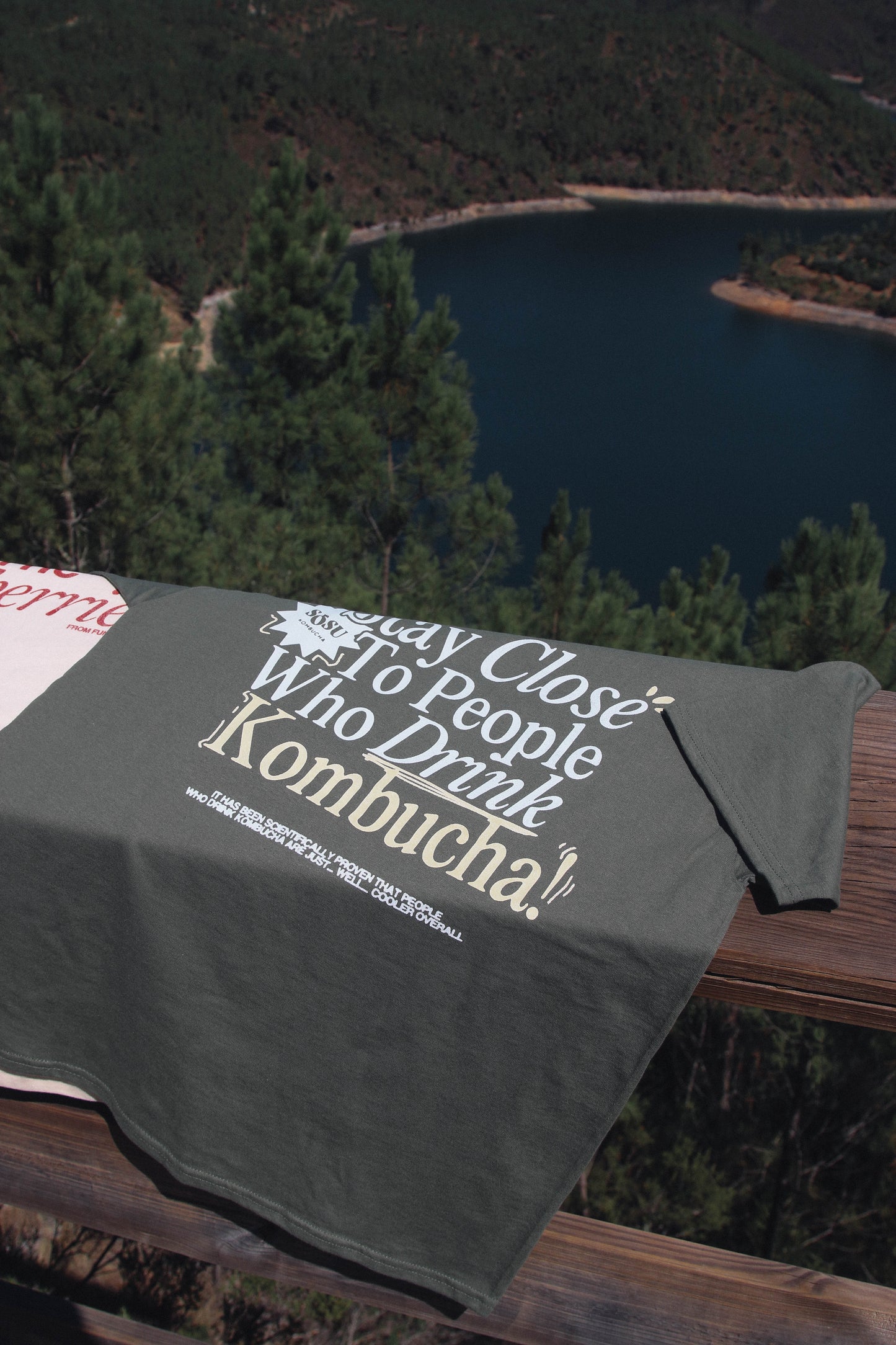 T-shirt - Stay Close